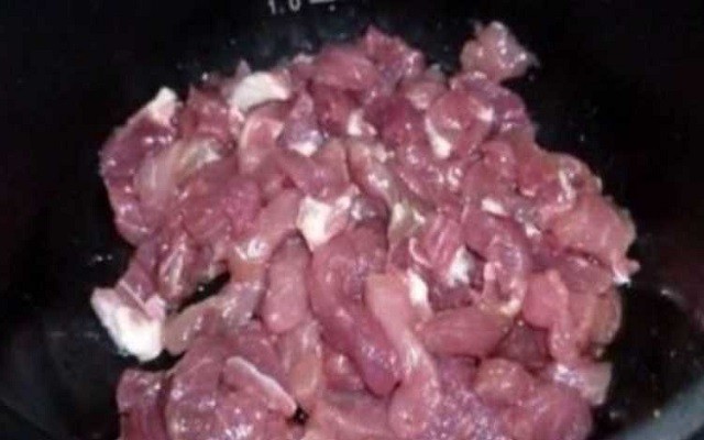 обжарить мясо в мультиварке