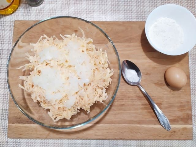 Натереть лук
