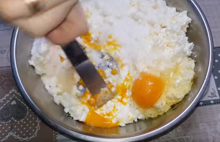 рассыпчатый пирог с рикоттой и молоком