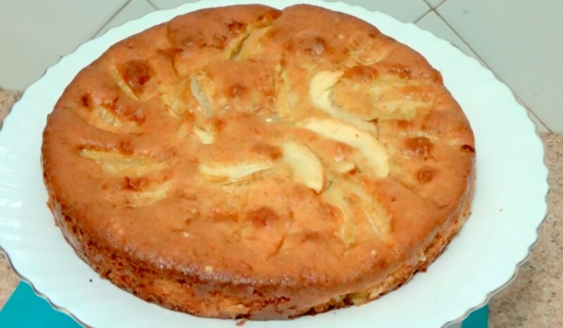 Тающий во рту яблочный пирог вкуснее шарлотки и его легче приготовить