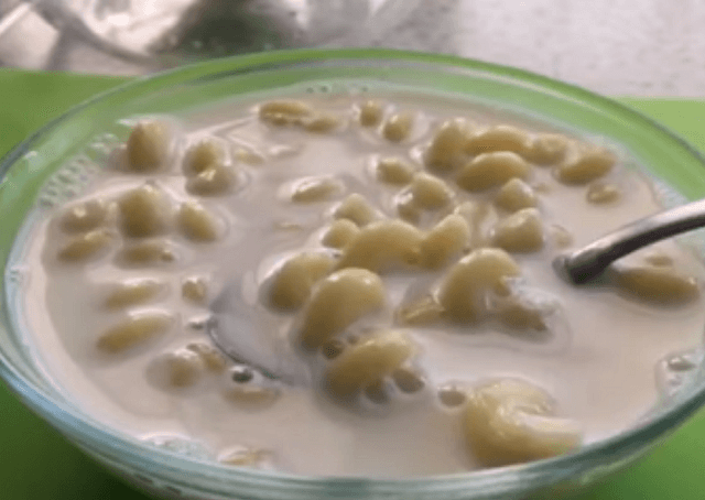 Готовый молочный суп с макаронами