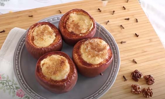 запеченные с сыром яблоки